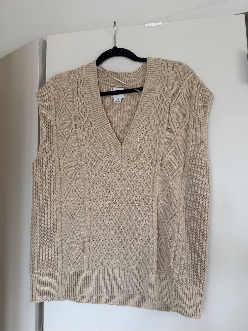 BDG Oversized Cable Knit V-Neck Sweater Vest - Beige